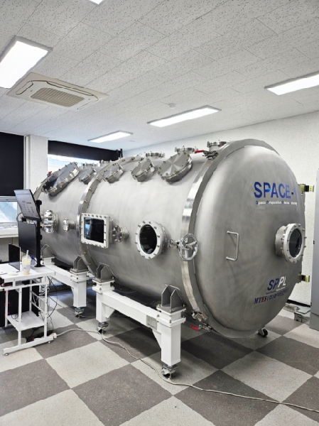 [부산일보 2025-05-08] 부산대, 대형 진공시험시설  SPACE-1  구축·가동 대표이미지