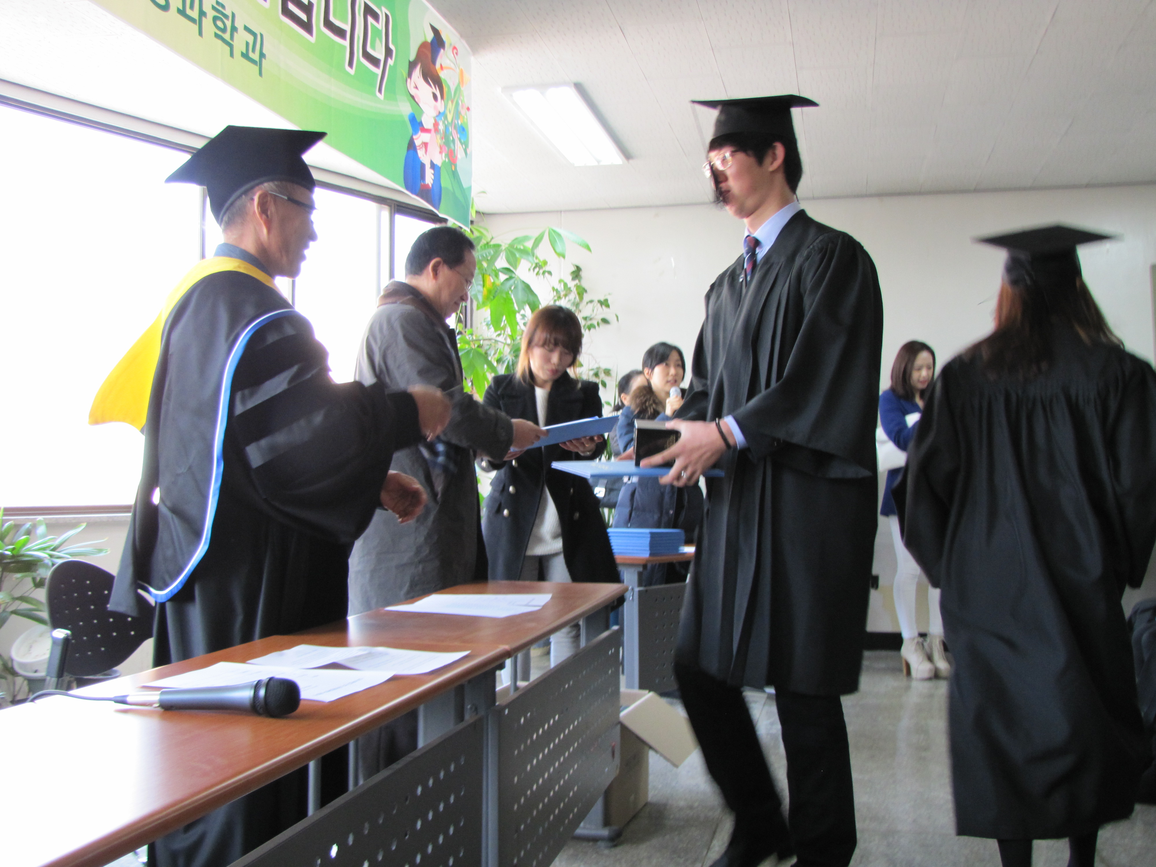 2013학년도 전기 학위수여식 IMG_1143.jpg